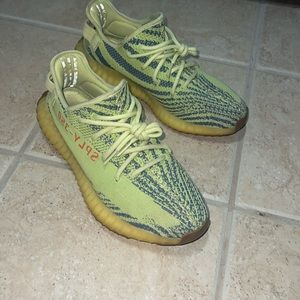 Yeezy 350 v2